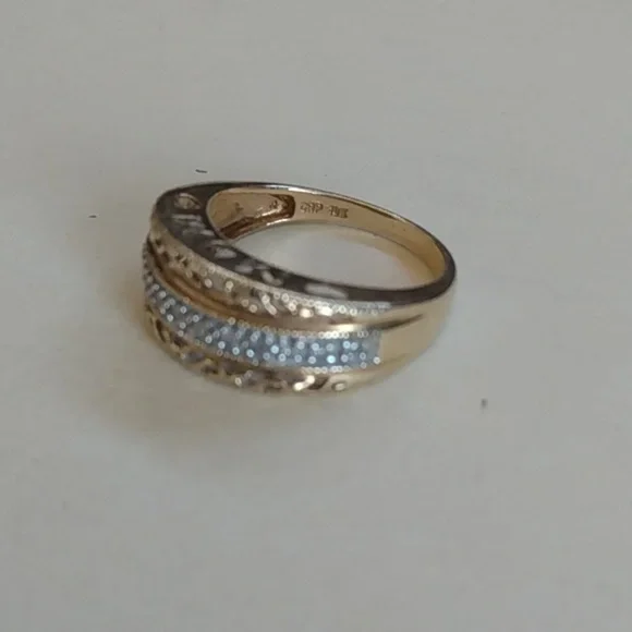 10k yellow gold Mom diamond chunky ring